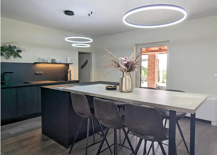 Spacious Villa With Pool, Indoor Jacuzzi And Sauna Near Porec