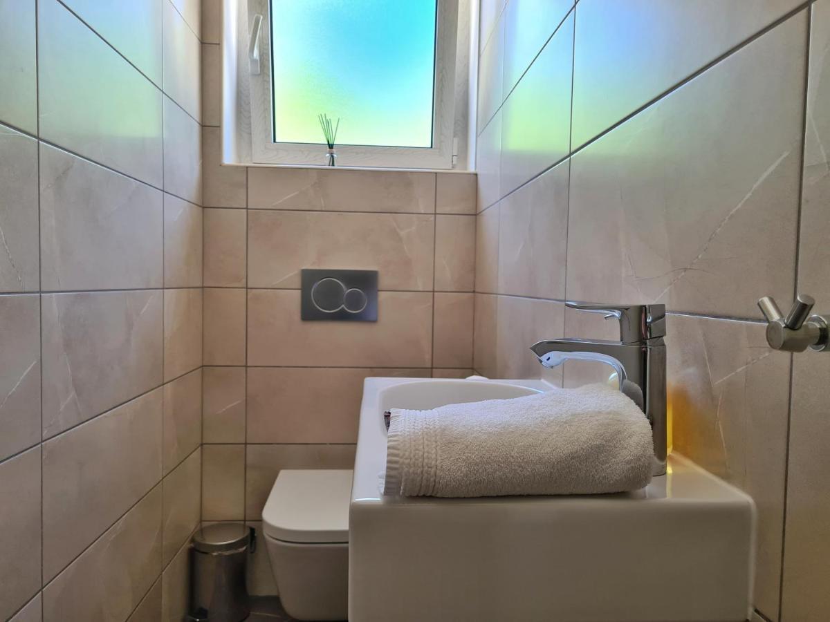 Spacious Villa With Pool, Indoor Jacuzzi And Sauna Near Porec