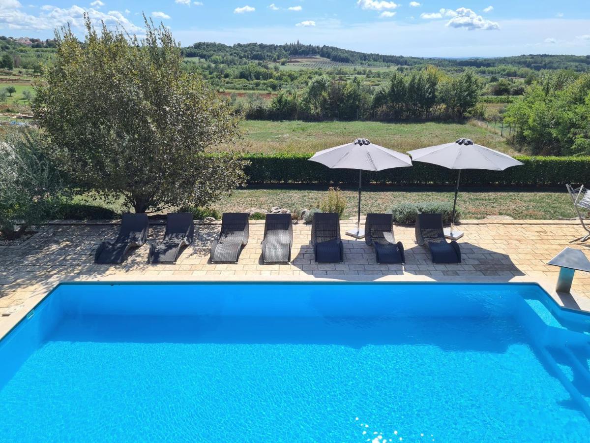 Villa Spacious Villa With Pool, Indoor Jacuzzi And Sauna Near Porec Visnjan