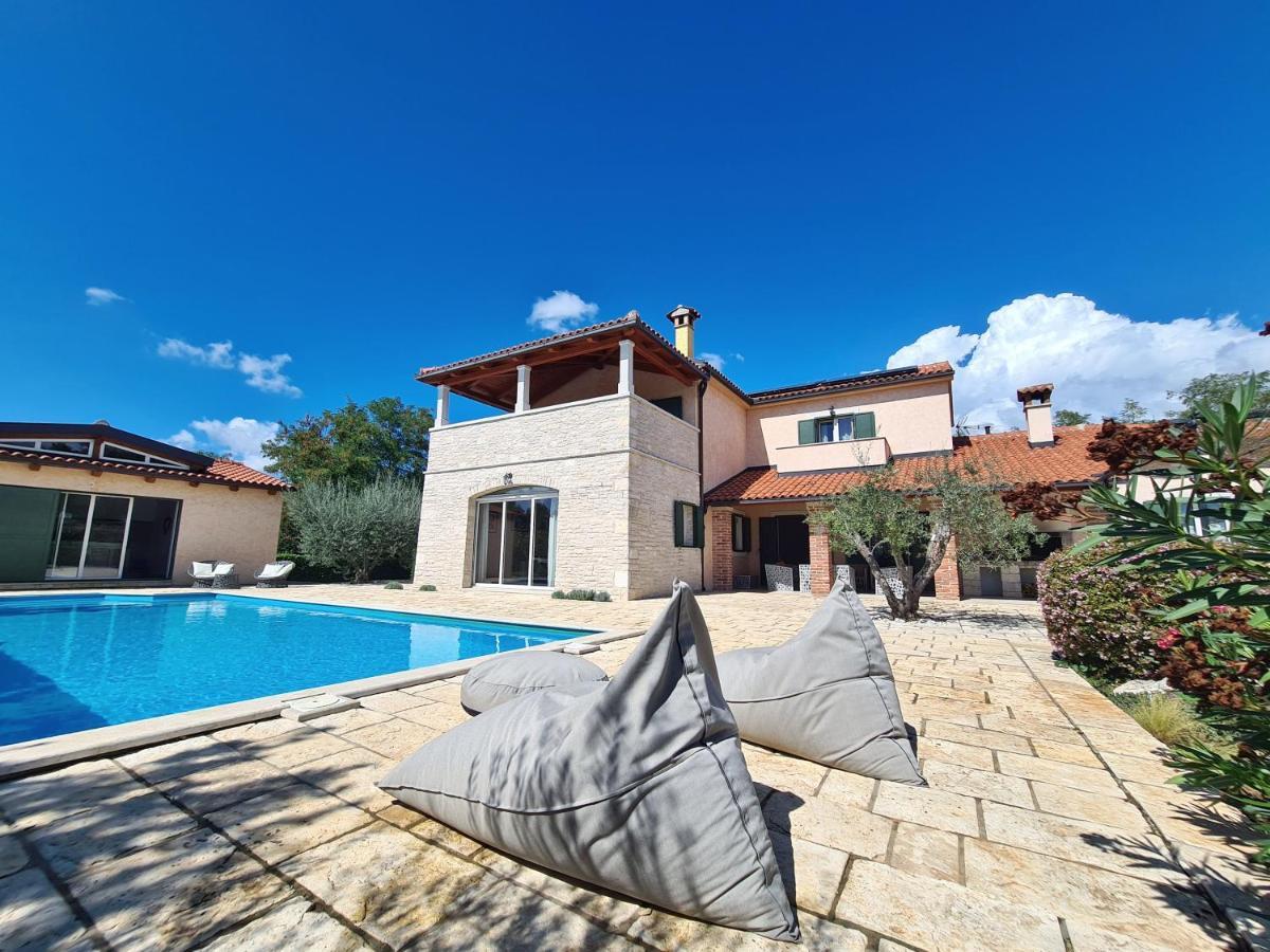 Spacious Villa With Pool, Indoor Jacuzzi And Sauna Near Porec *